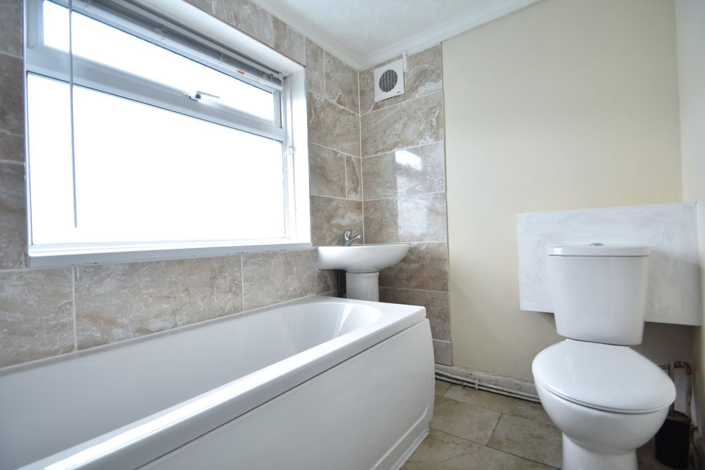 Property photo 3 of 7 Picture No. 06