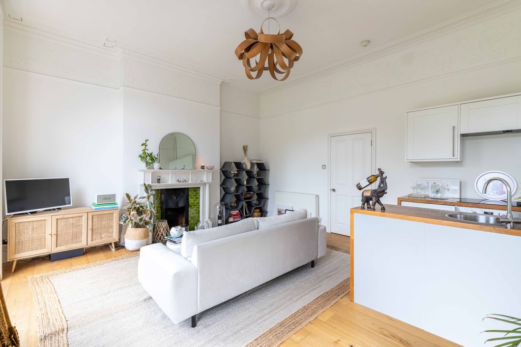 Property photo 3 of 13 Picture 3