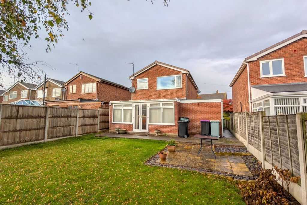 Property photo 2 of 20