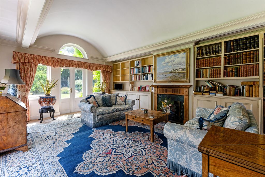 Property photo 2 of 18 Image
