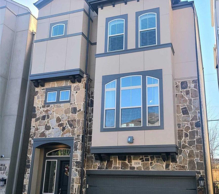 Property photo 1 of 31