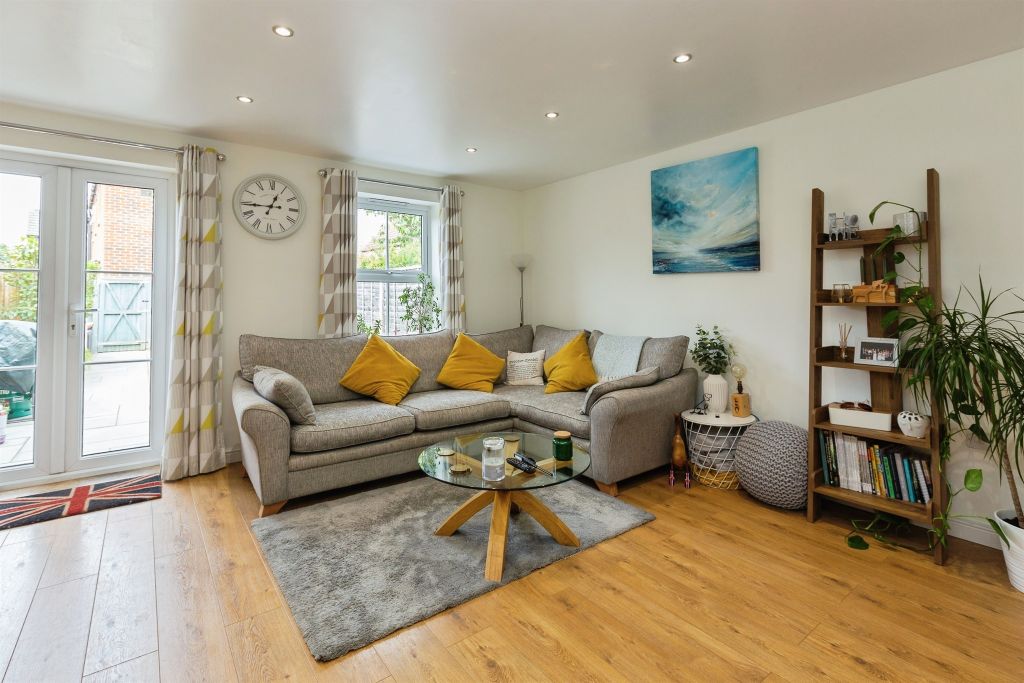 Property photo 2 of 16