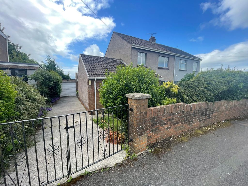 Property photo 1 of 21