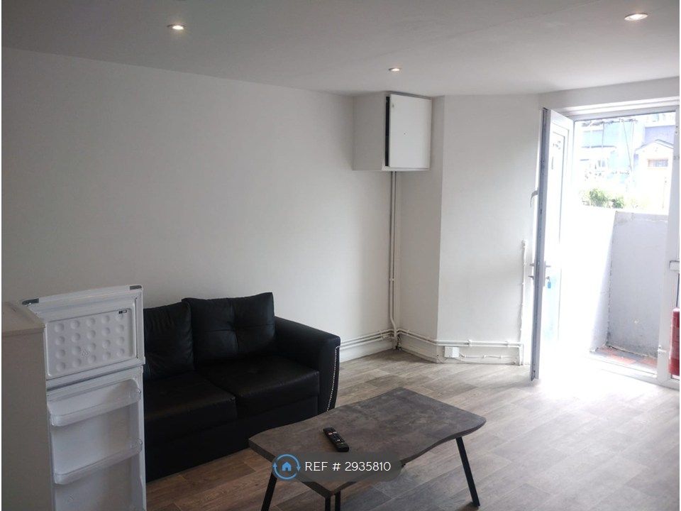 Property photo 1 of 4