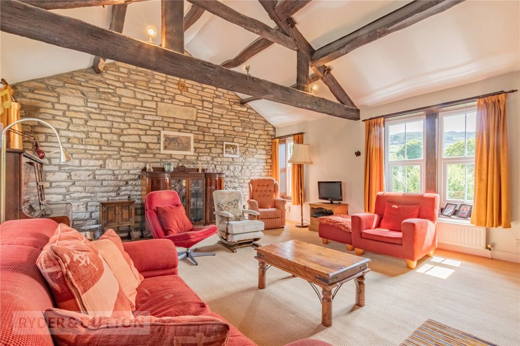 Property photo 3 of 37 Sitting Room