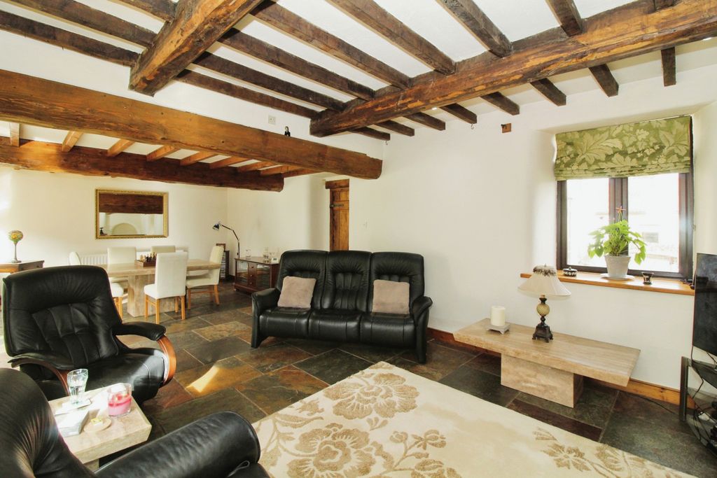 Property photo 2 of 16 Img_0924