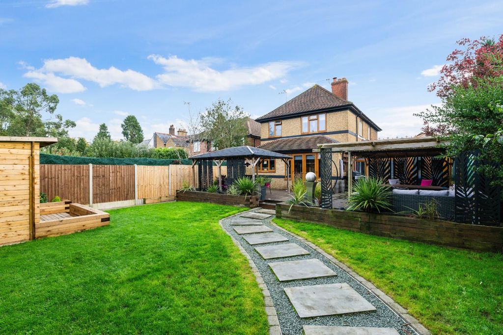 Property photo 1 of 28 Buckland Road -29.Jpg