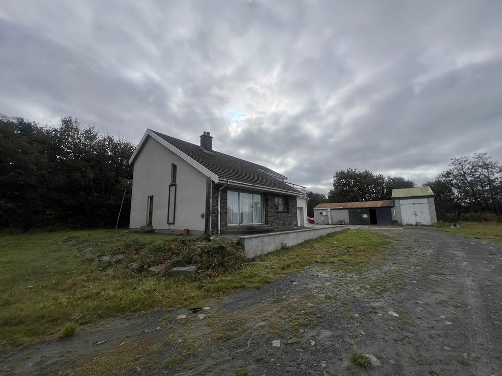 Property photo 2 of 51