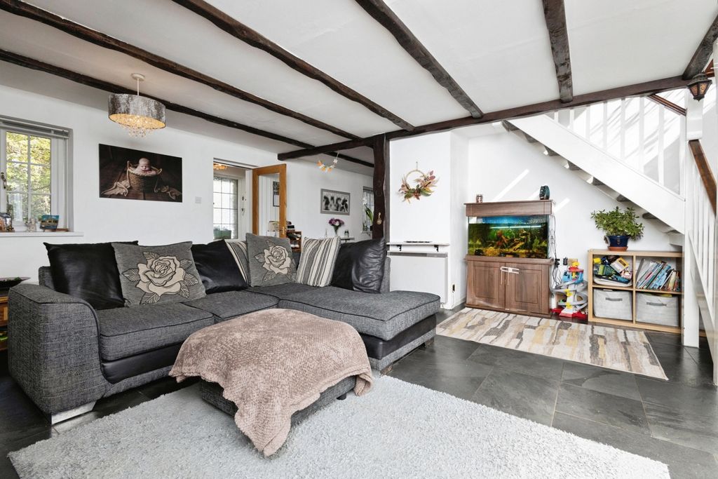 Property photo 3 of 23 Pbox-Img.Jpg