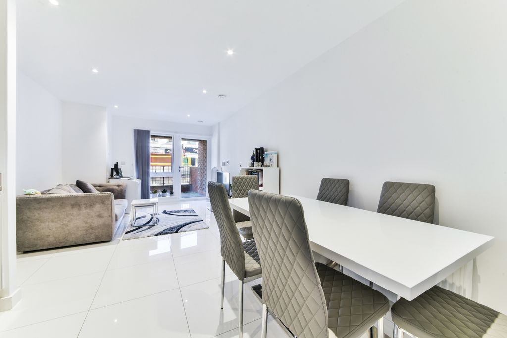 Property photo 3 of 10 Evision House, South