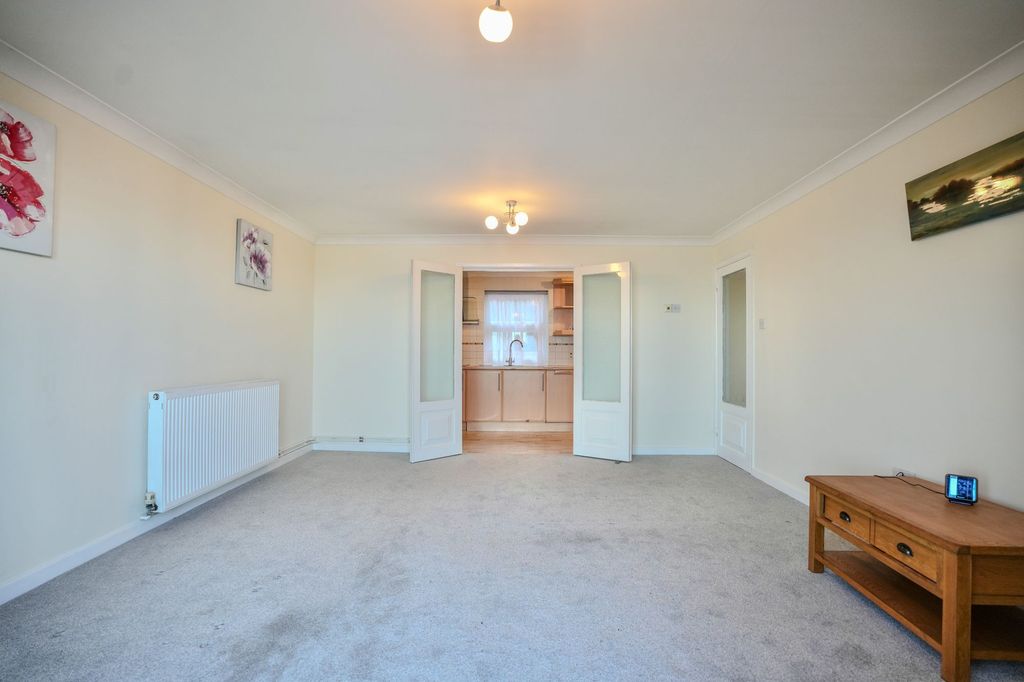 Property photo 3 of 23