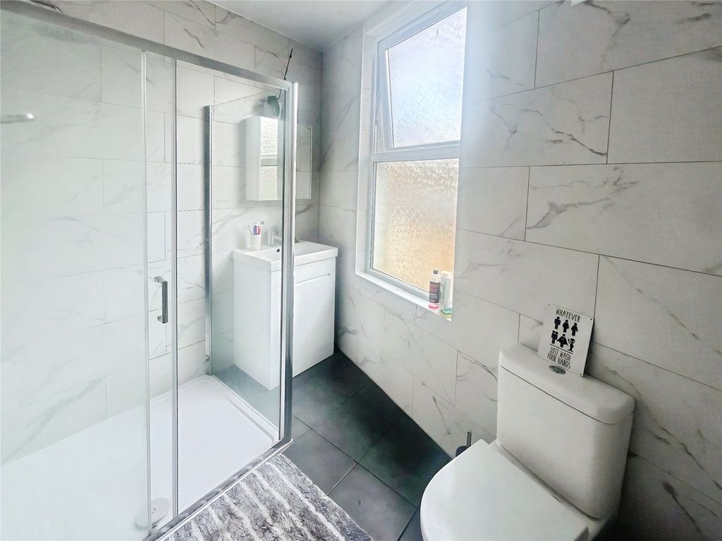 Property photo 3 of 4 Bathroom
