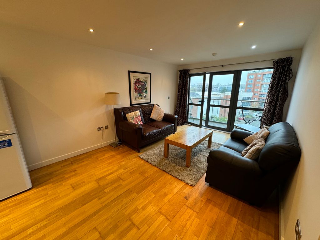 Property photo 2 of 11 Living Room