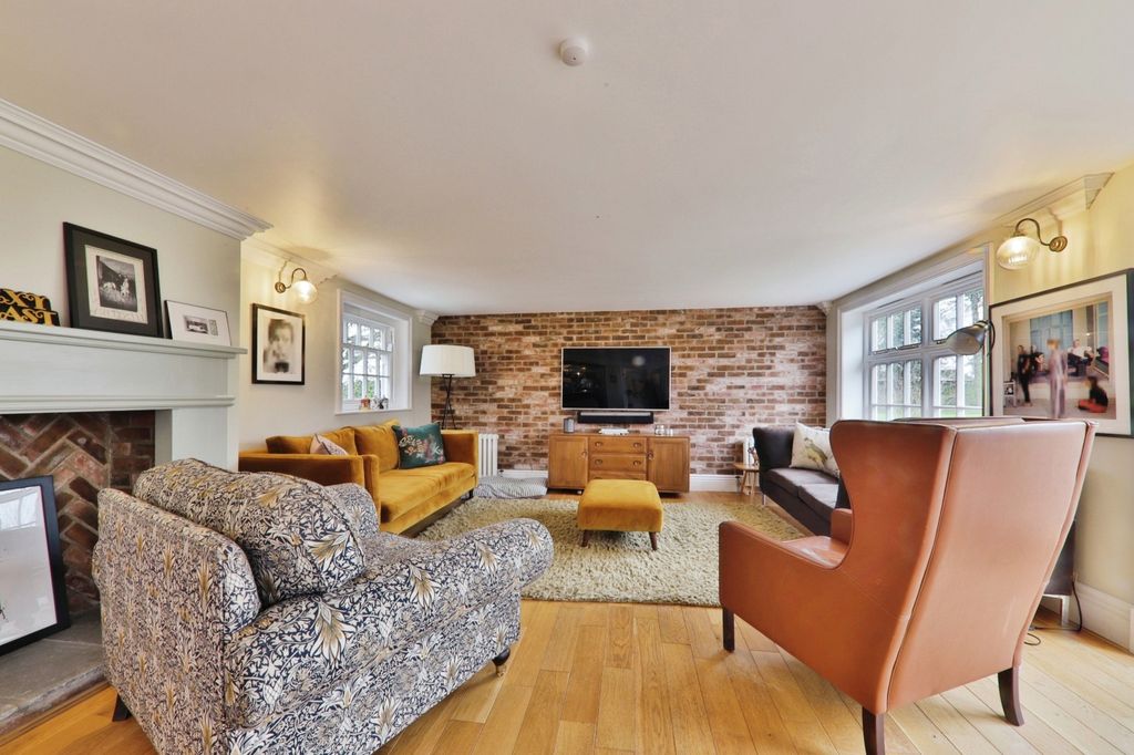 Property photo 3 of 33 29917510