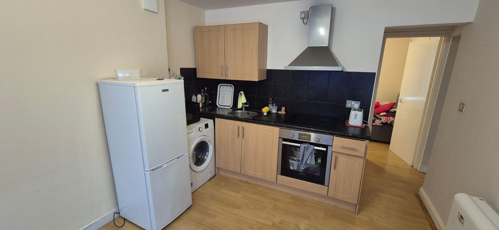 Property photo 3 of 9 Gallery