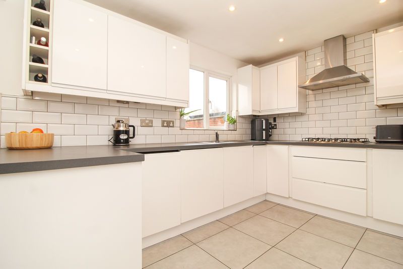 Property photo 2 of 17 Kitchen