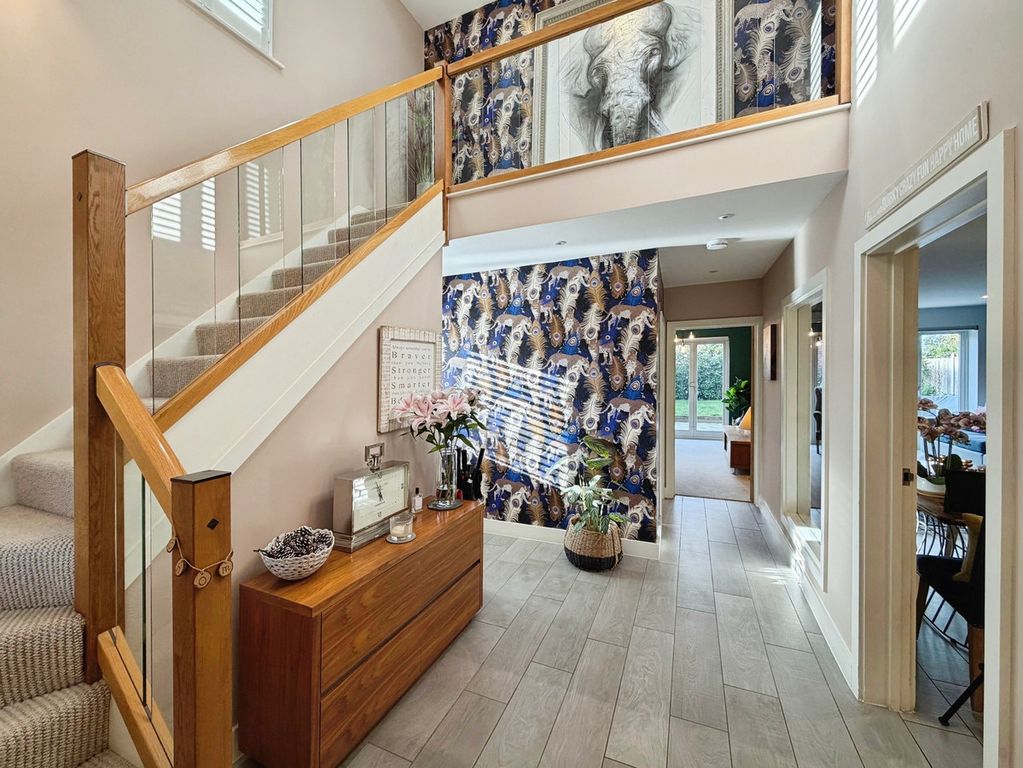 Property photo 3 of 32