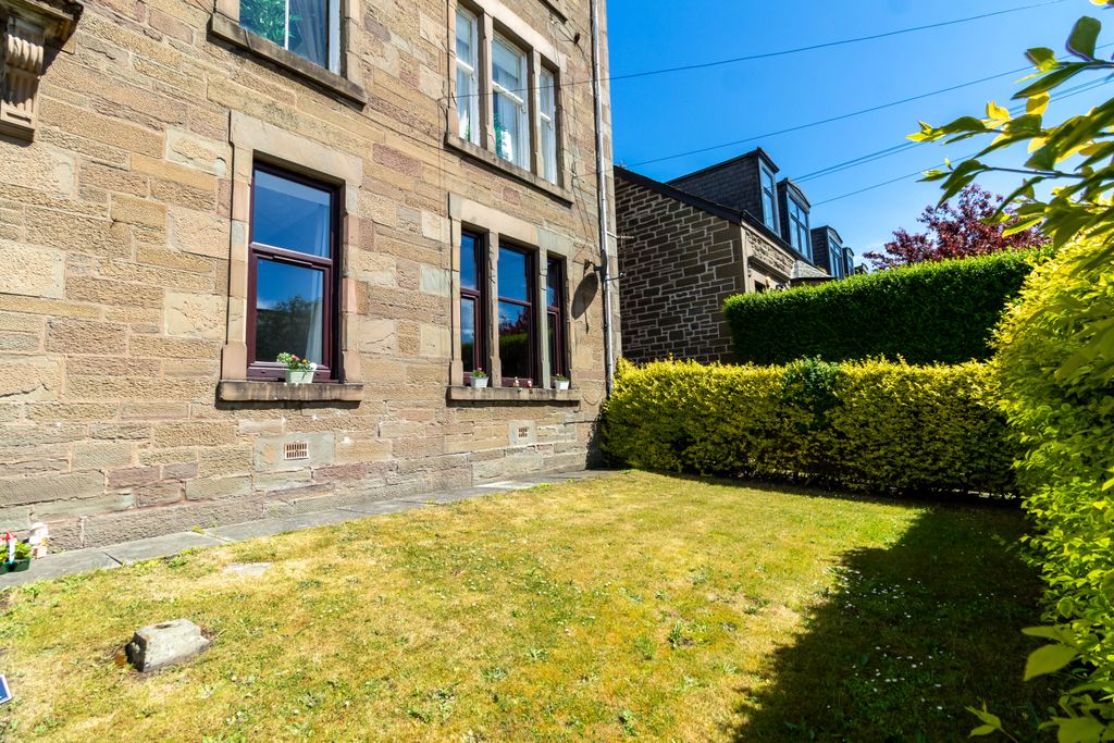 Property photo 1 of 22 Front Private Garden