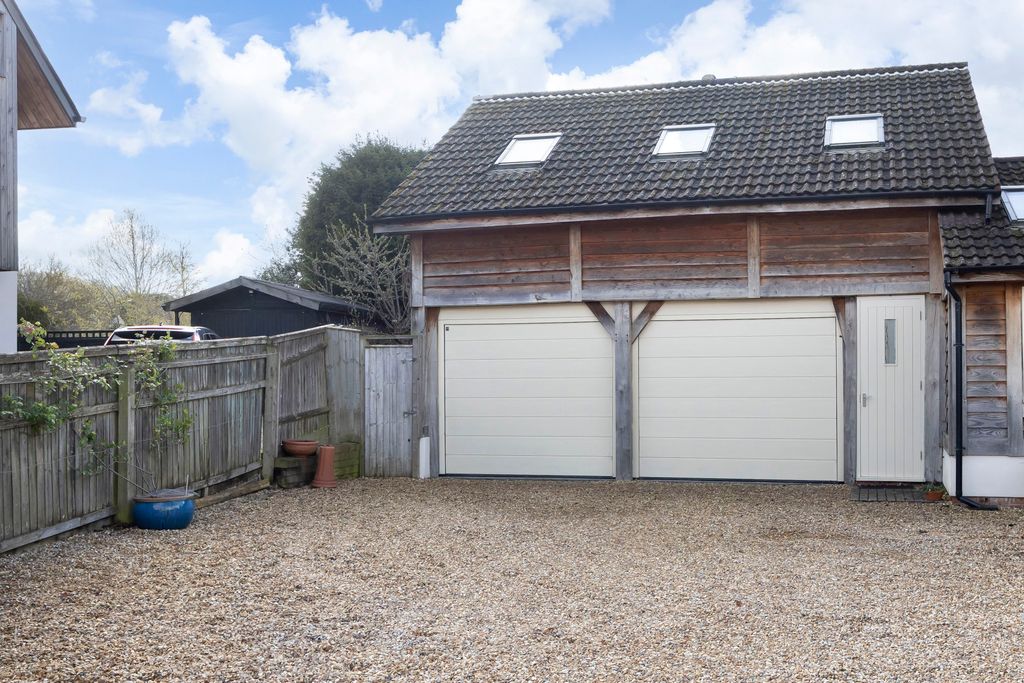 Property photo 2 of 8 Prestbury-02