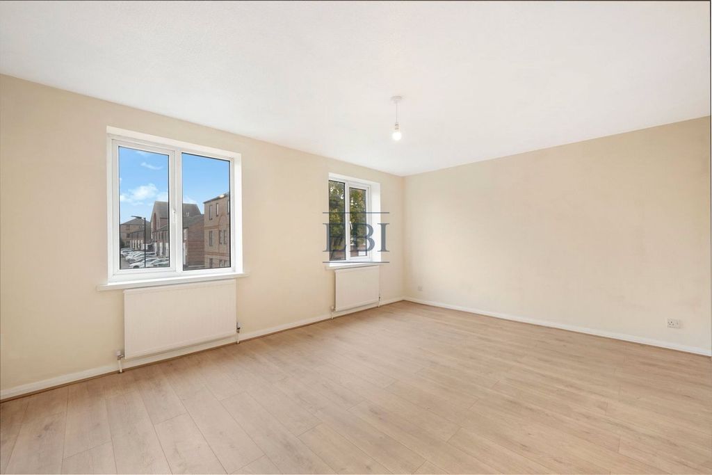 Property photo 2 of 15 Picture No. 08