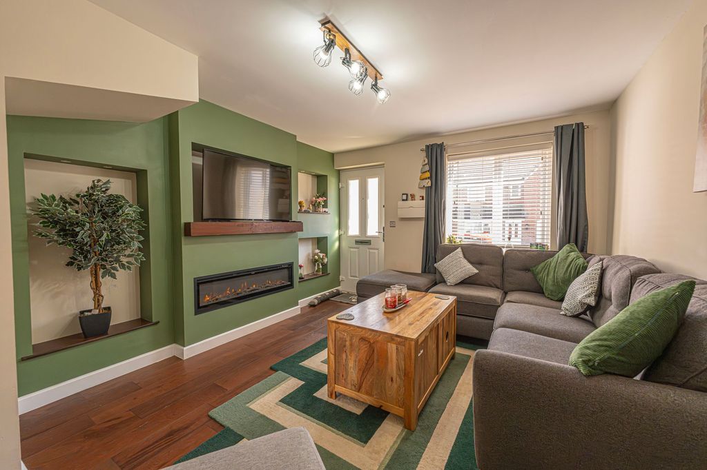 Property photo 3 of 36