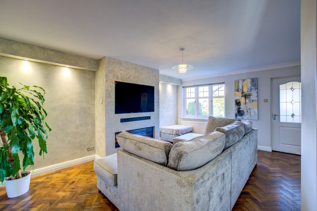 Property photo 2 of 28 4043096