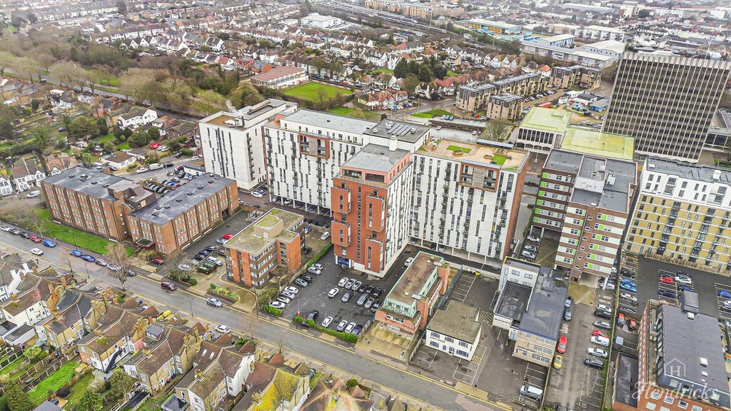 Property photo 1 of 31