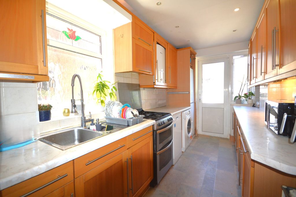 Property photo 3 of 24
