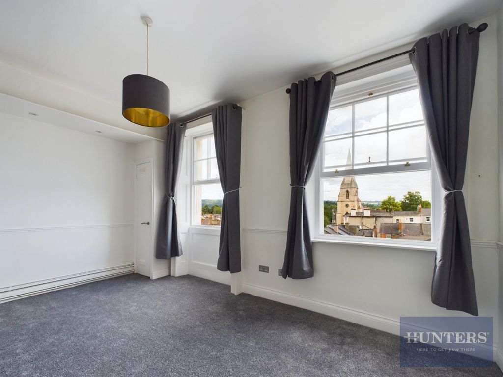 Property photo 3 of 8 Cam02256G0-Pr0015-Still004.Jpg