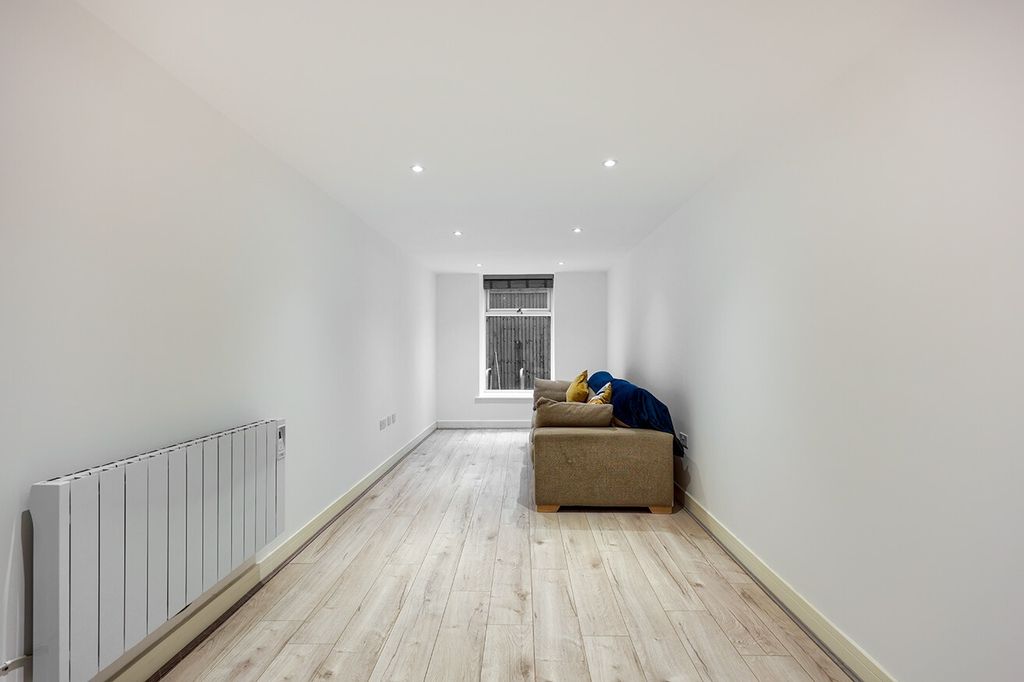 Property photo 2 of 7 3845172