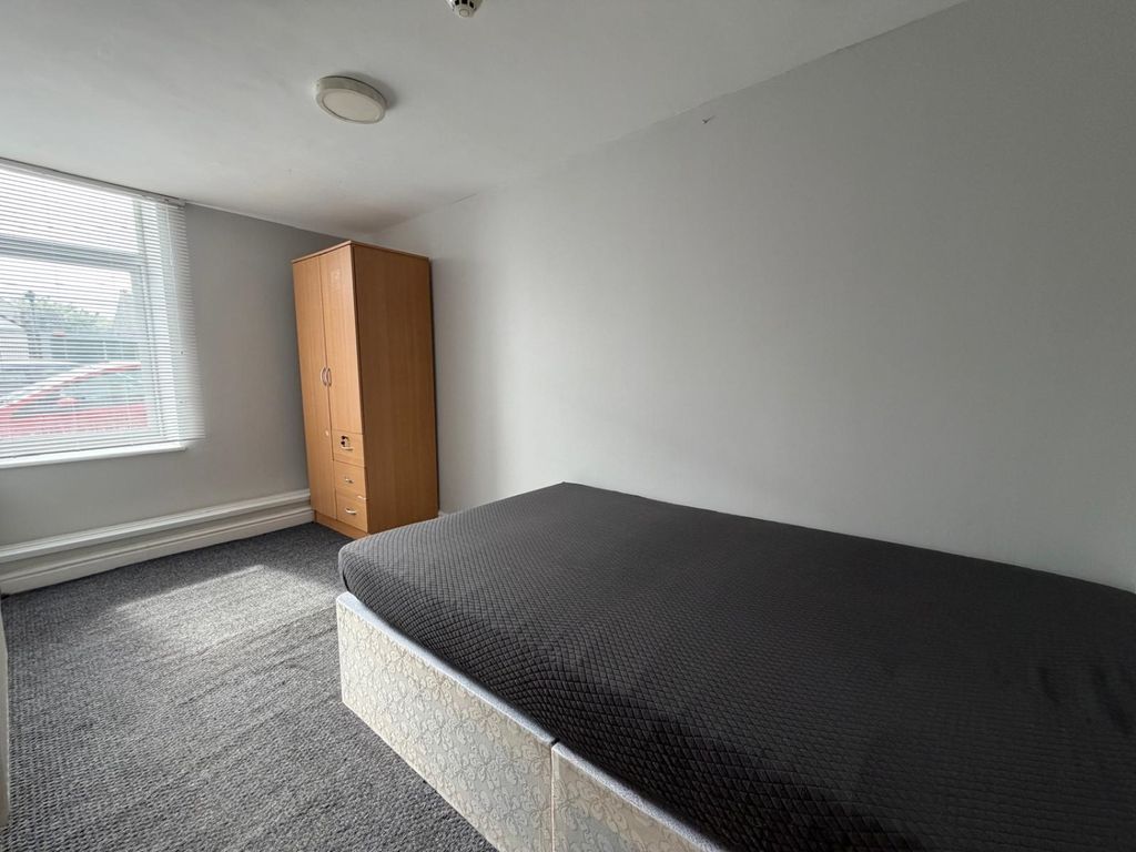 Property photo 2 of 6 19d3E63d-A902-409E-8B75-c2Fc51510699