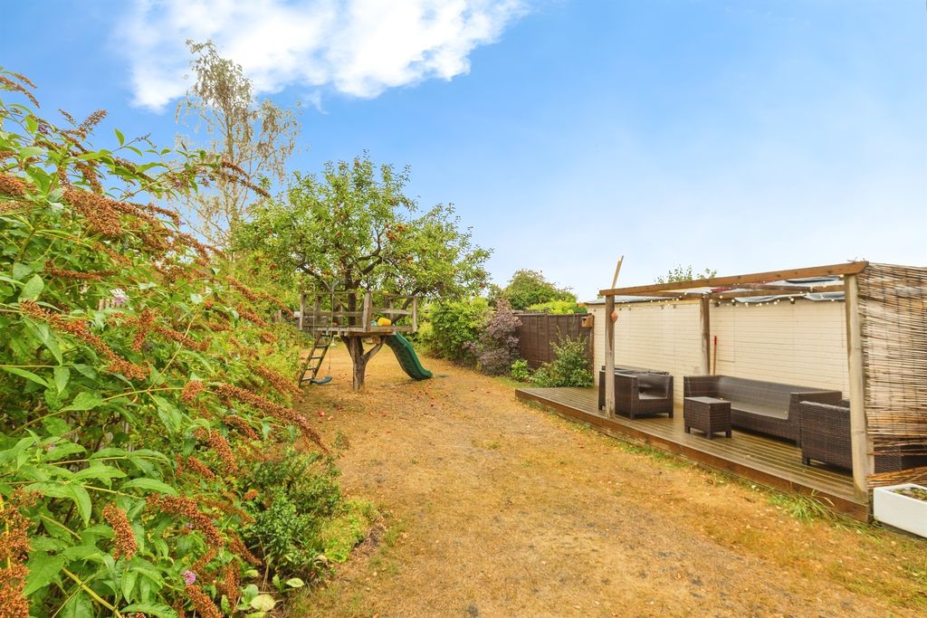 Property photo 2 of 17