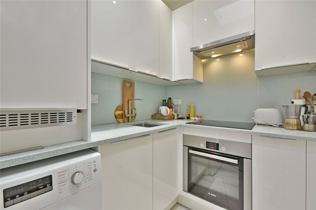 Property photo 2 of 14 Picture No. 32