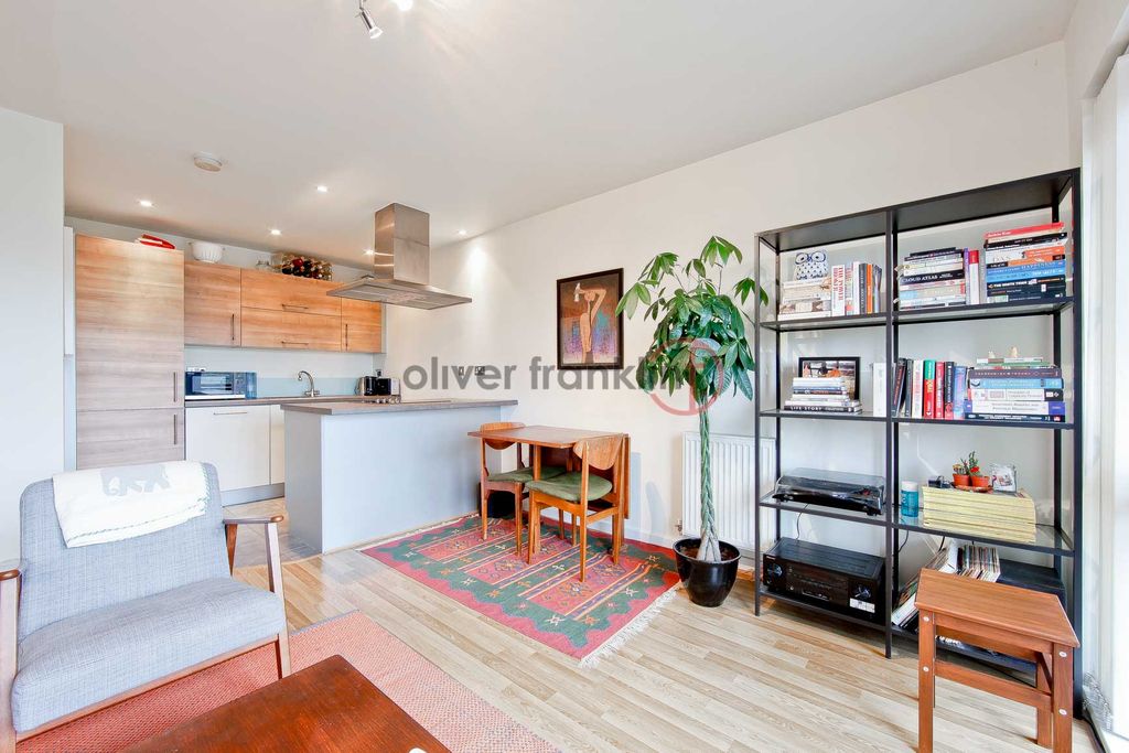 Property photo 3 of 9