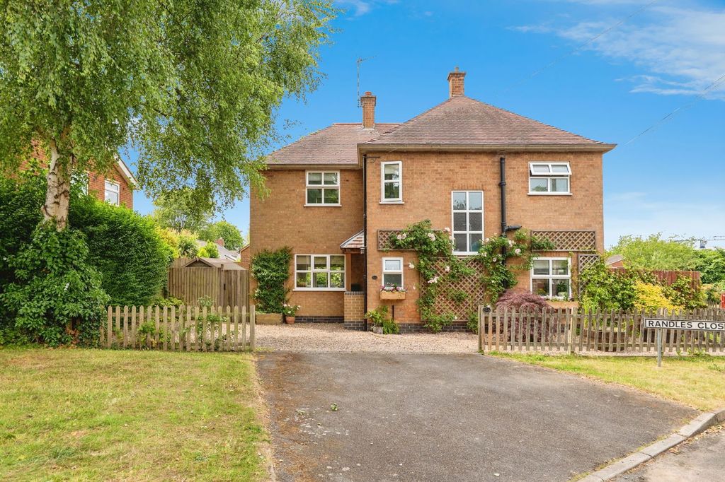 Property photo 1 of 39