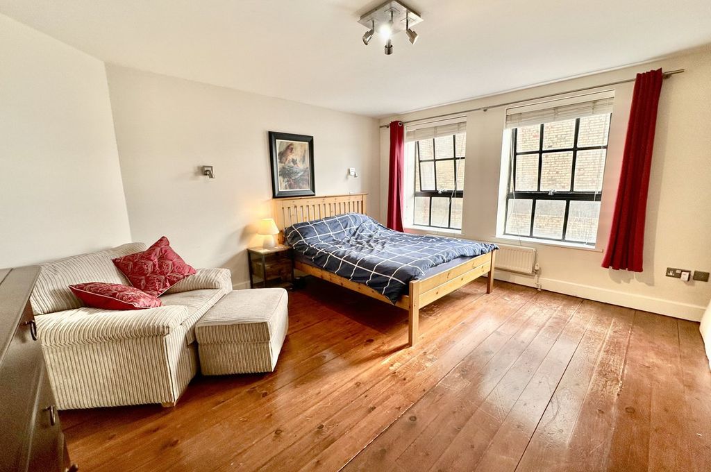 Property photo 3 of 10