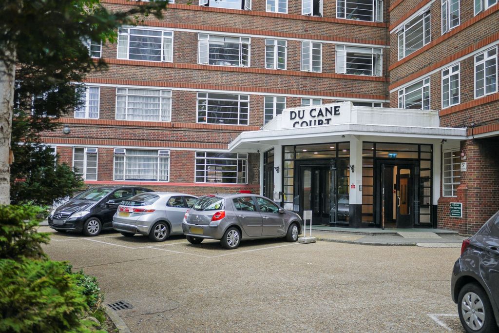 Property photo 1 of 16 Flat E53, Du Cane Court, Balham High Road, Balham, London, Sw17 7Jl
