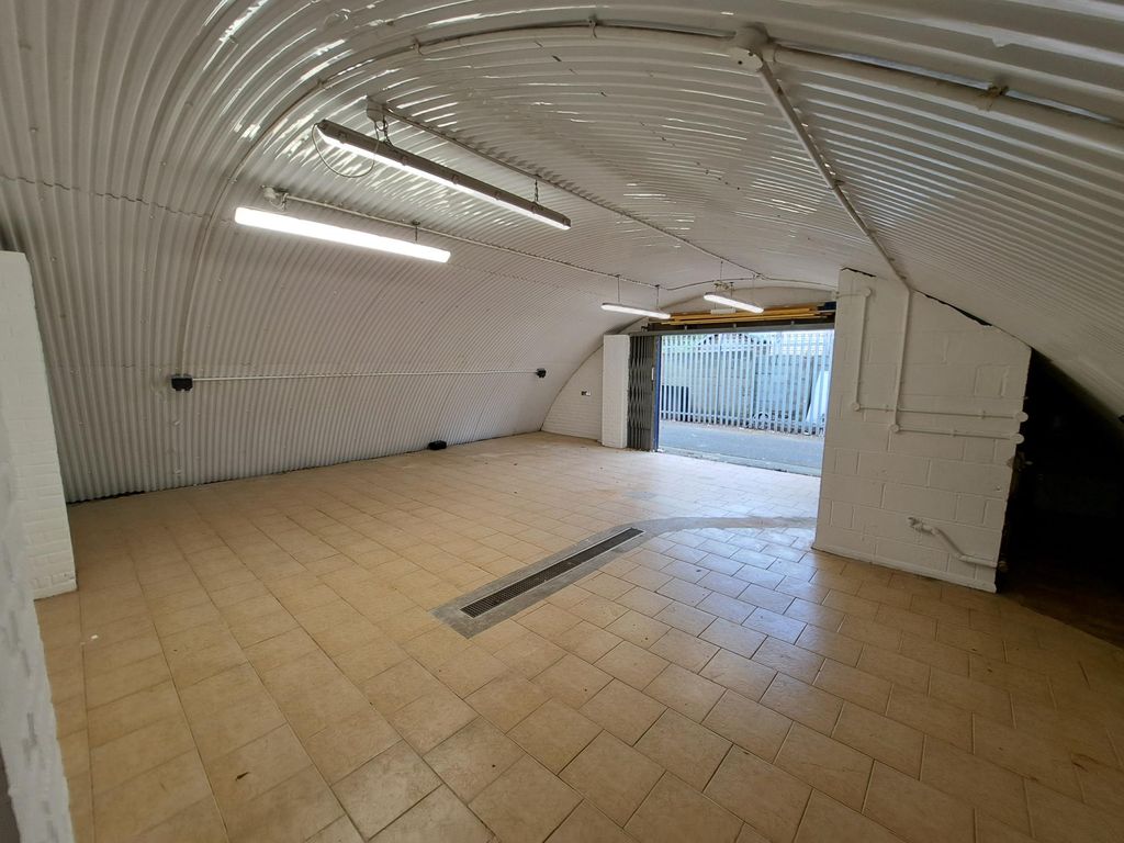 Property photo 1 of 3 An Empty Arch With White Lining