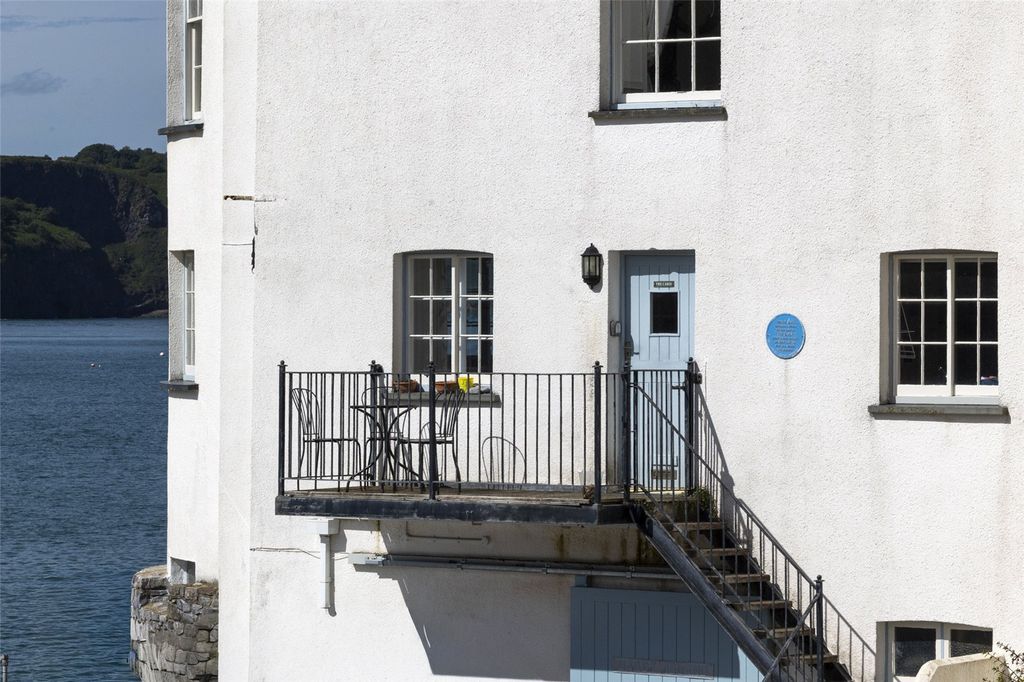 Additional image 4 of 3 bed flat for saleThe Cabin, Pier Hill, Tenby, Pembrokeshire SA70