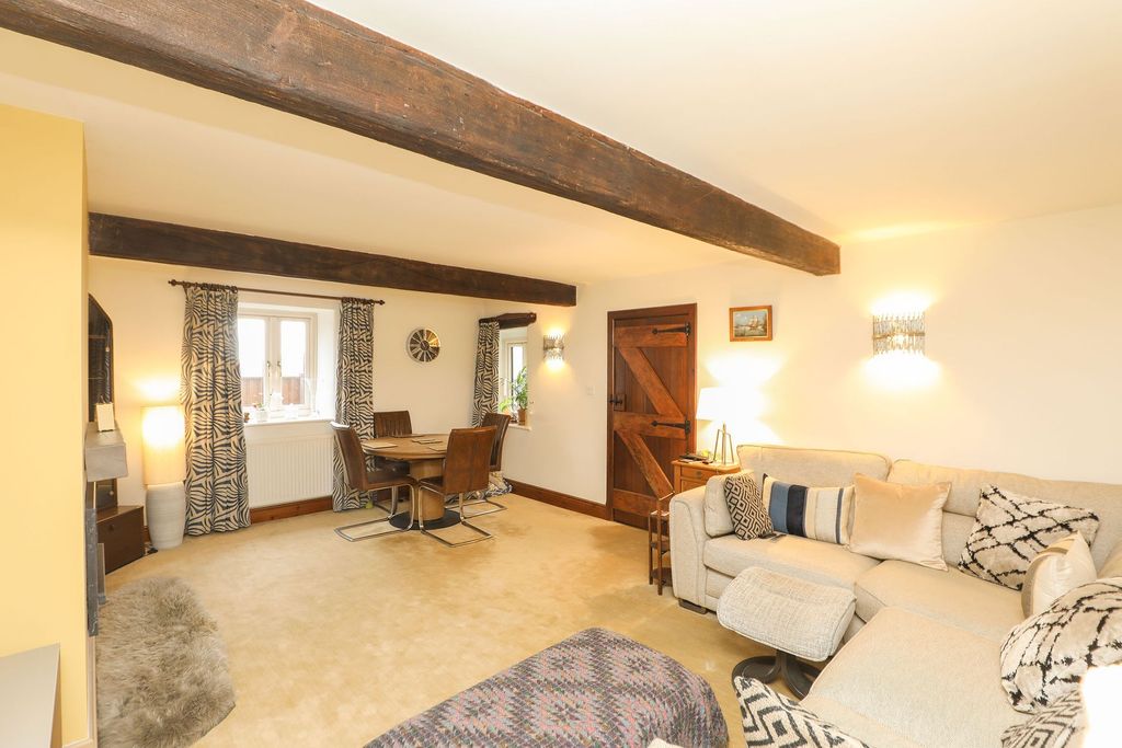 Property photo 3 of 28