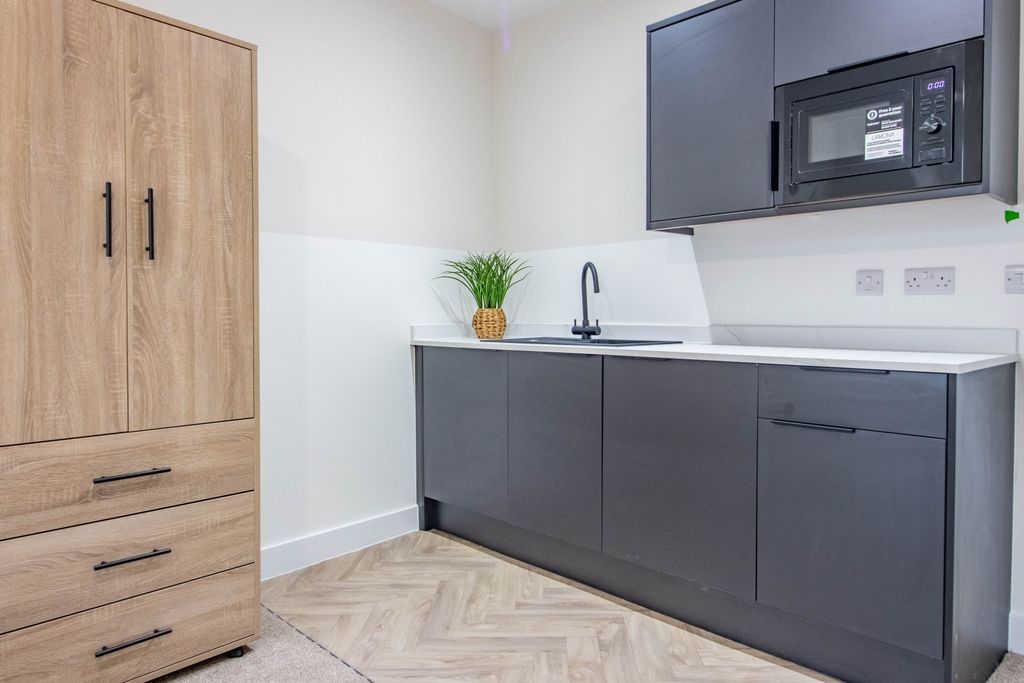 Property photo 2 of 4 E-2