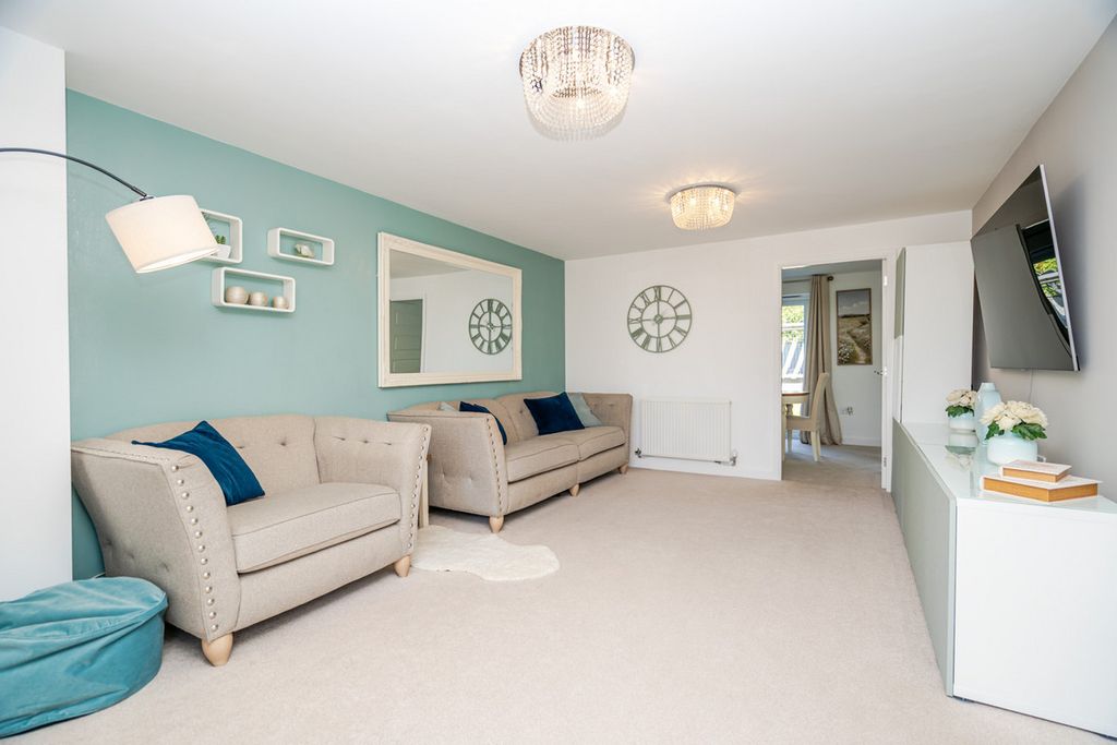 Property photo 3 of 43