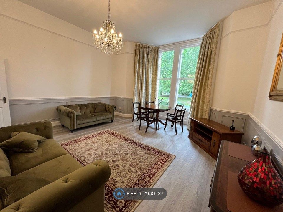 Property photo 3 of 19 Living Room