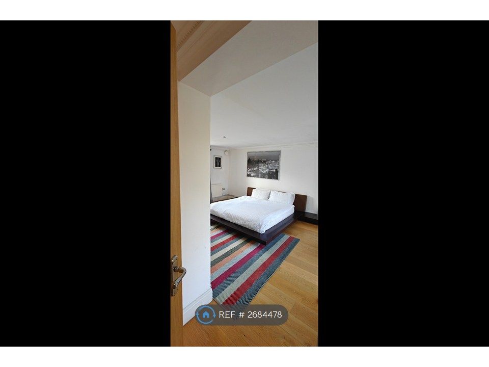 Property photo 2 of 20 Master Bedroom