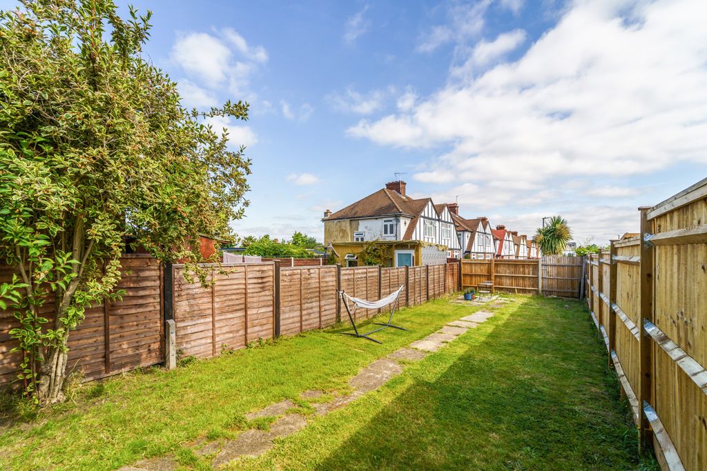 Property photo 3 of 16 Picture No. 12