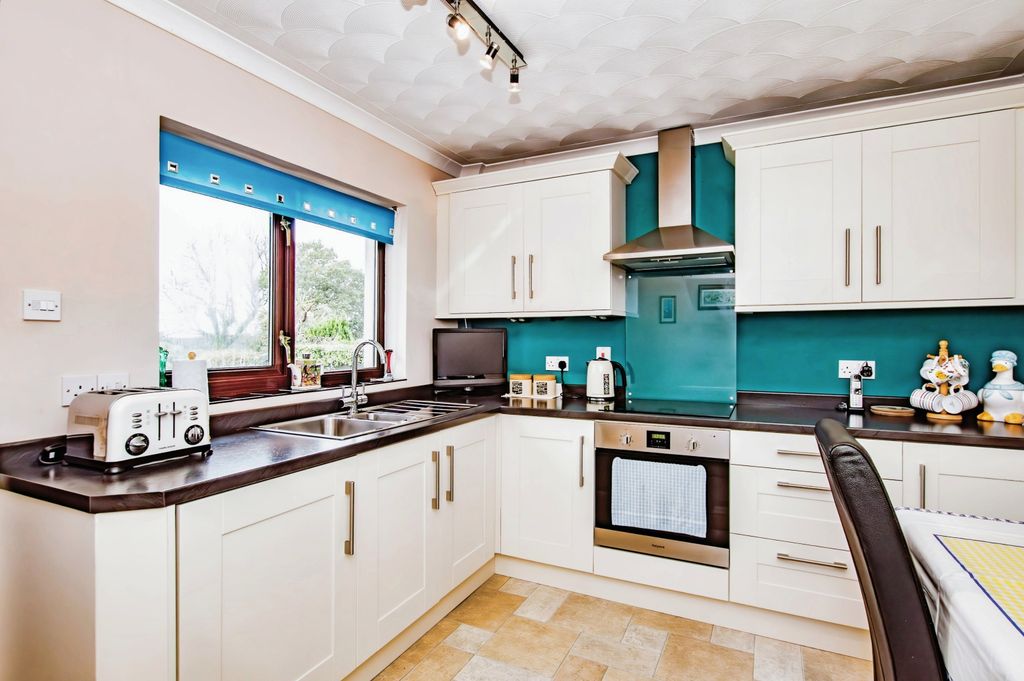 Property photo 2 of 17 Photography