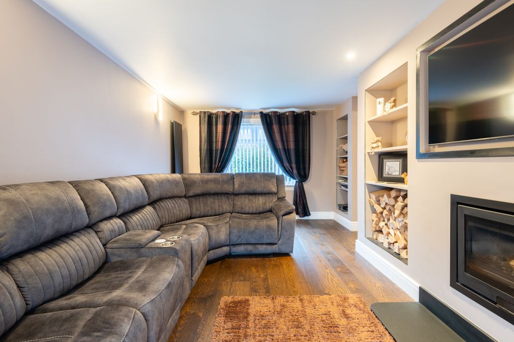 Property photo 3 of 29