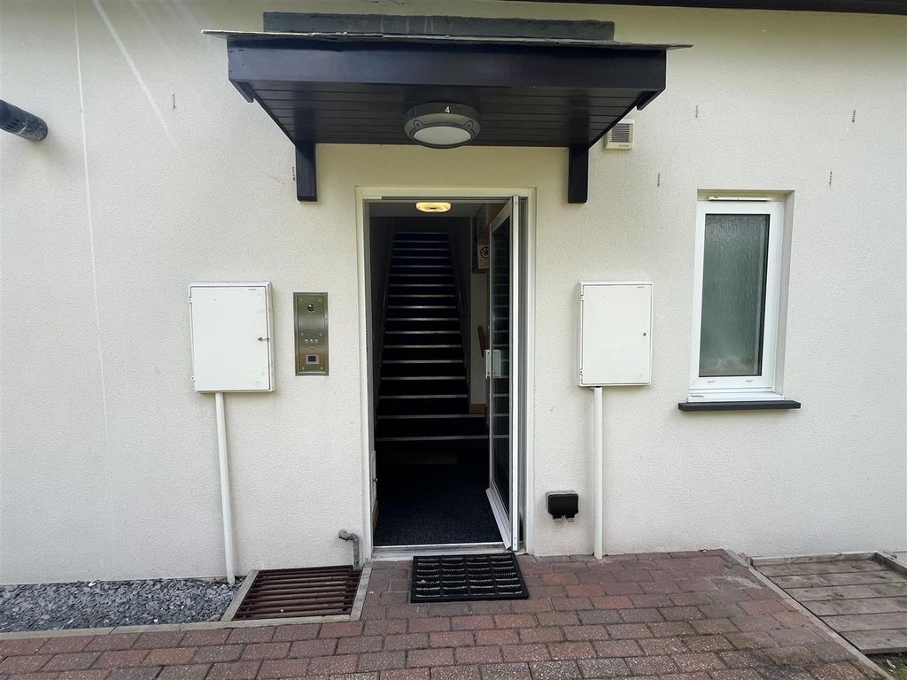 Additional image 9 of 3 bed flat for saleSea Road, Carlyon Bay, Carlyon Bay PL25