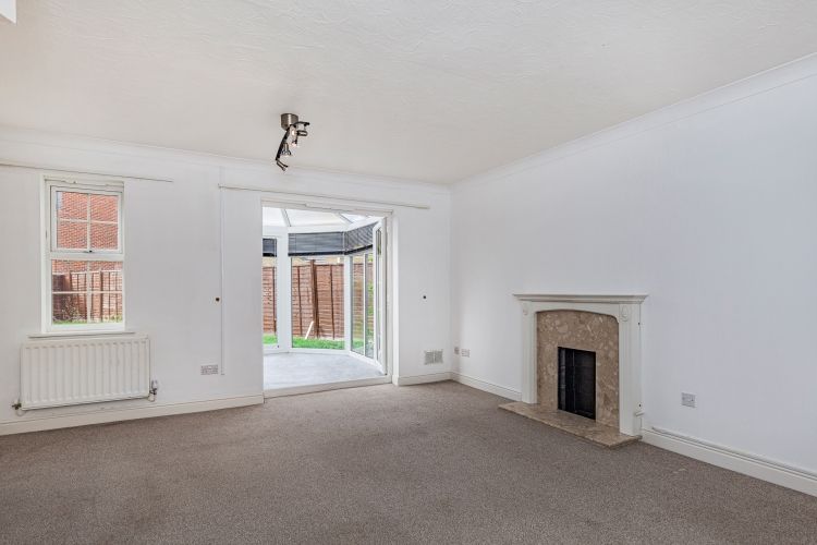 Property photo 3 of 9 303182