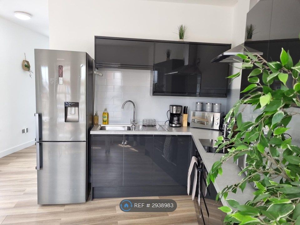 Property photo 1 of 32